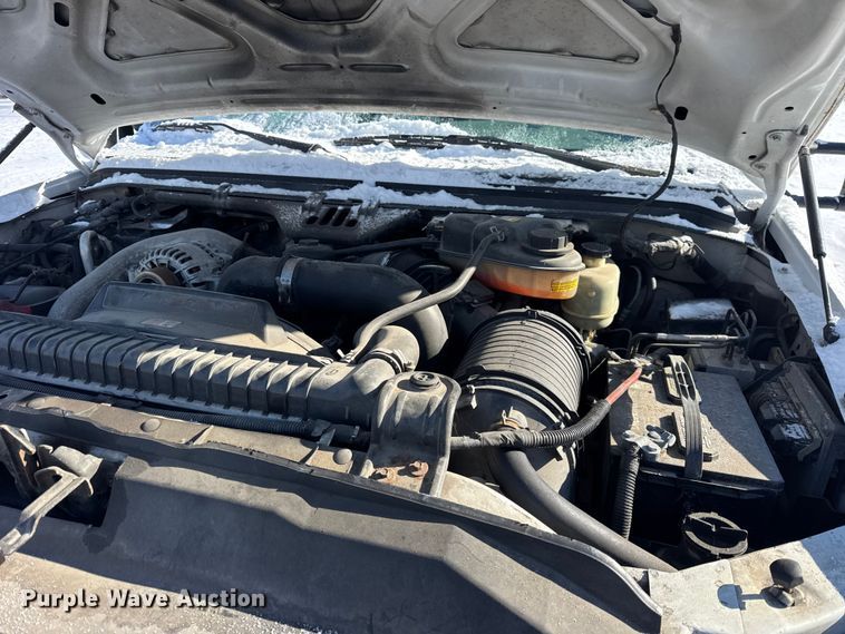 image for item ER0397 2005 Ford F450 Super Duty XL Crew Cab flatbed pickup truck