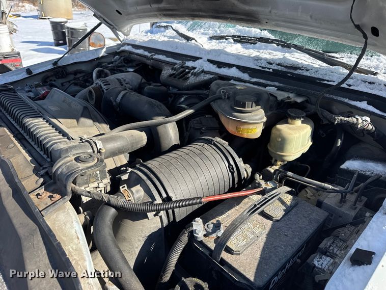 image for item ER0397 2005 Ford F450 Super Duty XL Crew Cab flatbed pickup truck