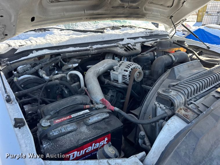 image for item ER0397 2005 Ford F450 Super Duty XL Crew Cab flatbed pickup truck