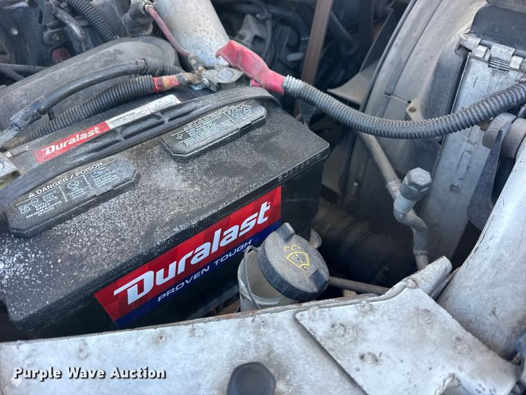 image for item ER0397 2005 Ford F450 Super Duty XL Crew Cab flatbed pickup truck