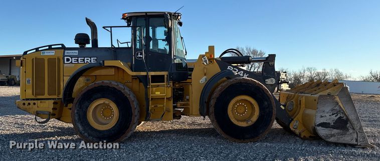 image for item ES5696 2014 John Deere 824K wheel loader