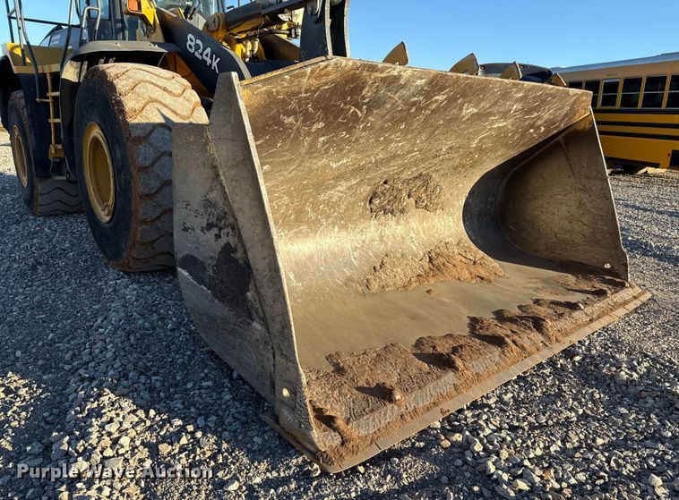 image for item ES5696 2014 John Deere 824K wheel loader