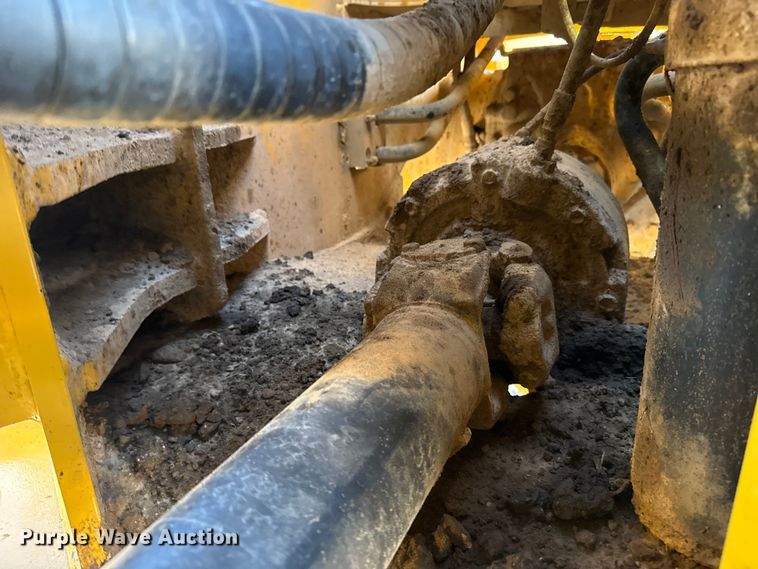 image for item ES5696 2014 John Deere 824K wheel loader