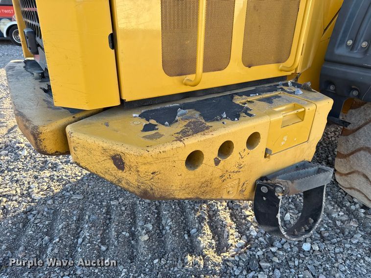 image for item ES5696 2014 John Deere 824K wheel loader