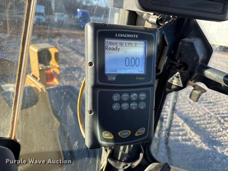 image for item ES5696 2014 John Deere 824K wheel loader