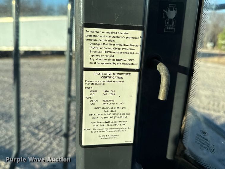 image for item ES5696 2014 John Deere 824K wheel loader