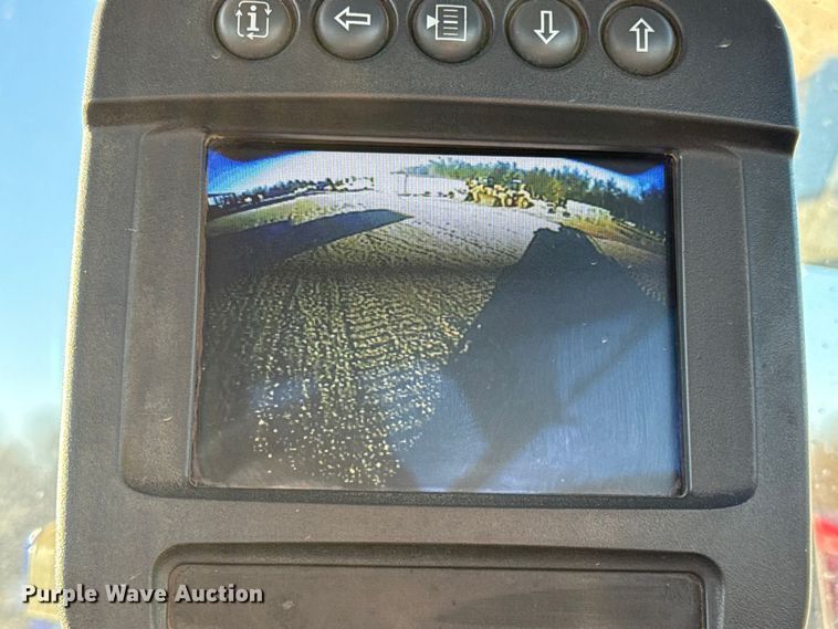 image for item ES5696 2014 John Deere 824K wheel loader