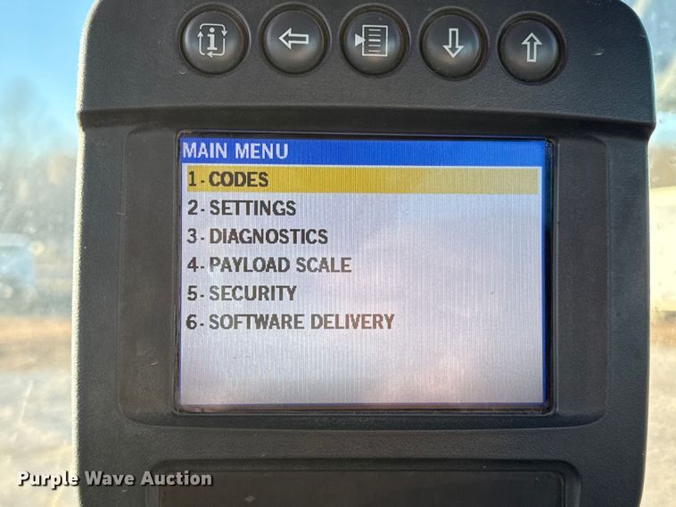 image for item ES5696 2014 John Deere 824K wheel loader