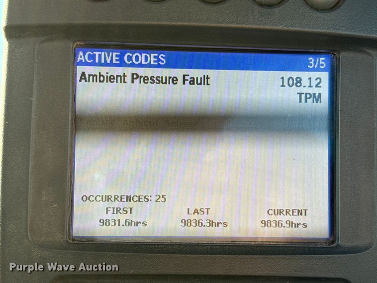 image for item ES5696 2014 John Deere 824K wheel loader