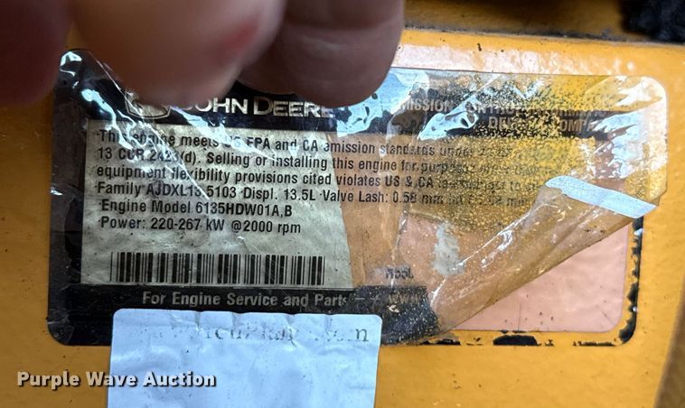 image for item ES5696 2014 John Deere 824K wheel loader