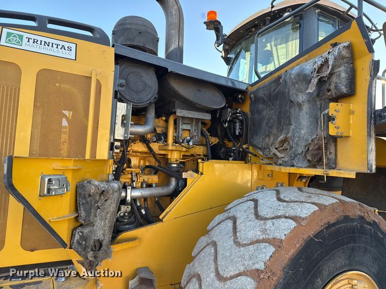 image for item ES5696 2014 John Deere 824K wheel loader