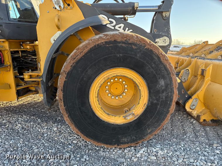 image for item ES5696 2014 John Deere 824K wheel loader