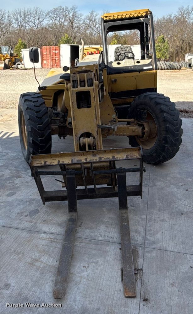 image for item ES5709 1997 Caterpillar TH63 telehandler