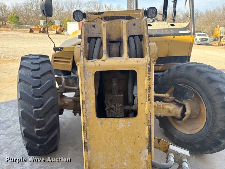 image for item ES5709 1997 Caterpillar TH63 telehandler