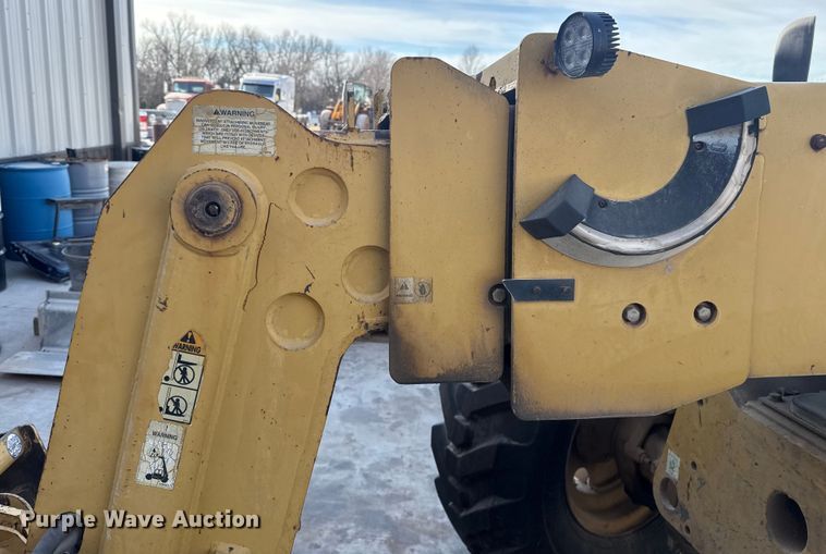 image for item ES5709 1997 Caterpillar TH63 telehandler