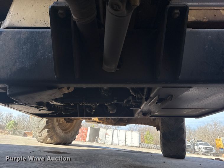 image for item ES5709 1997 Caterpillar TH63 telehandler