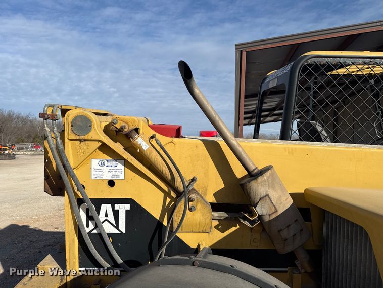 image for item ES5709 1997 Caterpillar TH63 telehandler