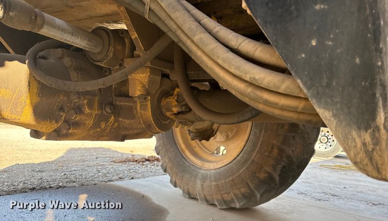 image for item ES5709 1997 Caterpillar TH63 telehandler