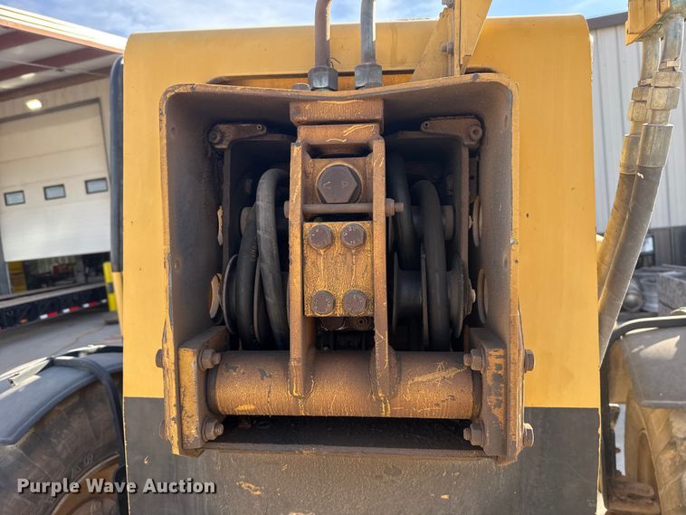 image for item ES5709 1997 Caterpillar TH63 telehandler