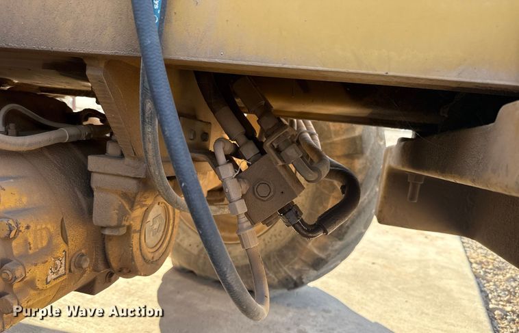 image for item ES5709 1997 Caterpillar TH63 telehandler