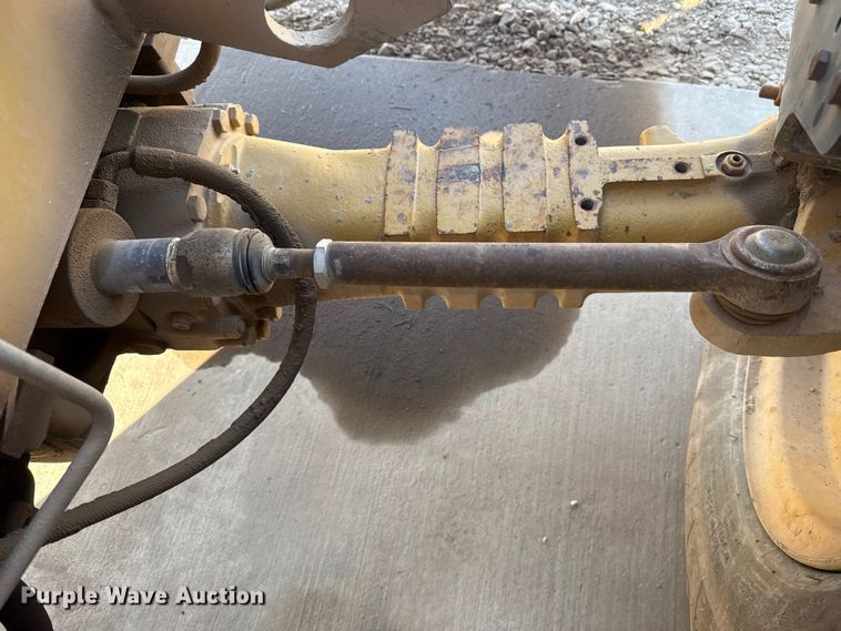 image for item ES5709 1997 Caterpillar TH63 telehandler