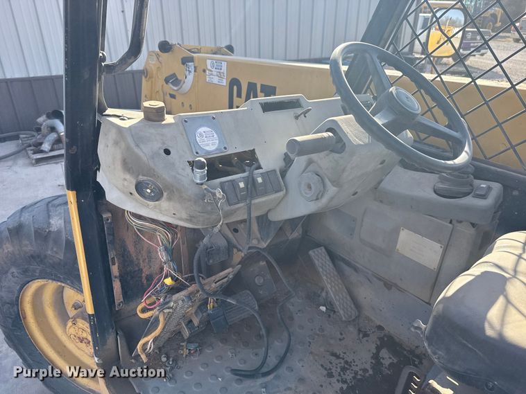 image for item ES5709 1997 Caterpillar TH63 telehandler
