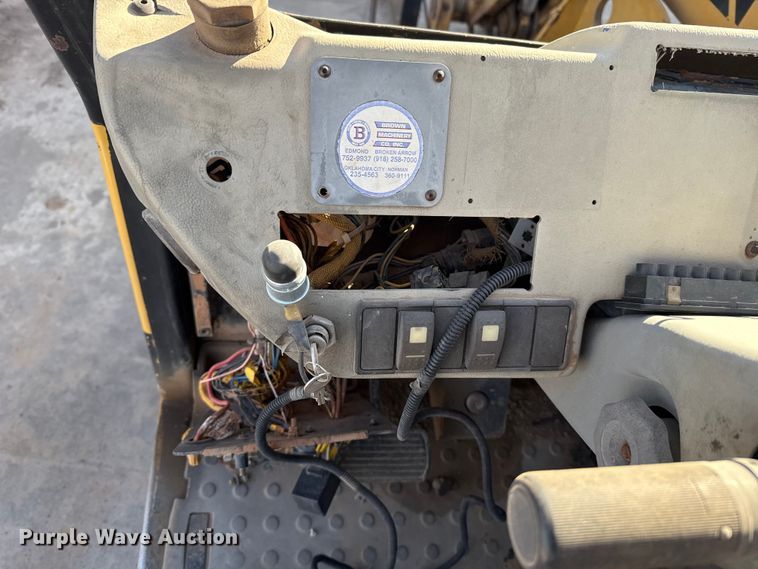 image for item ES5709 1997 Caterpillar TH63 telehandler