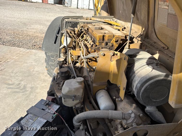 image for item ES5709 1997 Caterpillar TH63 telehandler