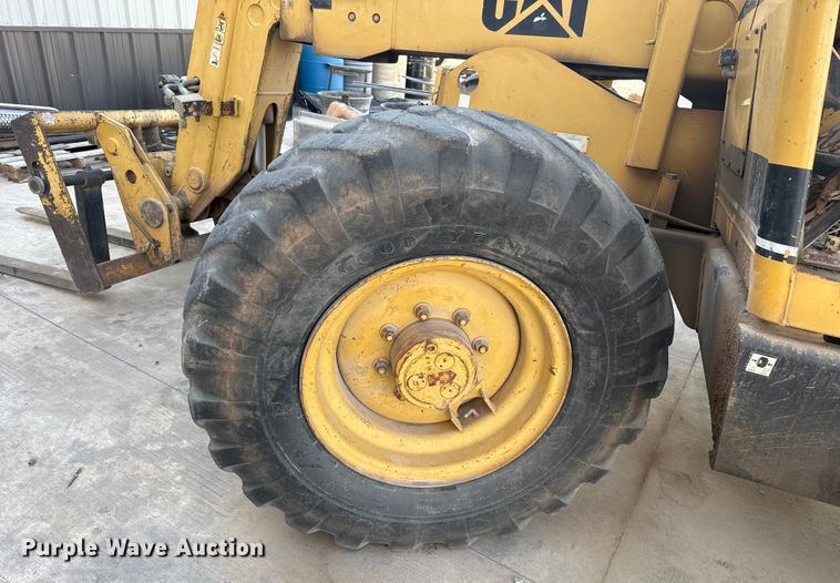 image for item ES5709 1997 Caterpillar TH63 telehandler