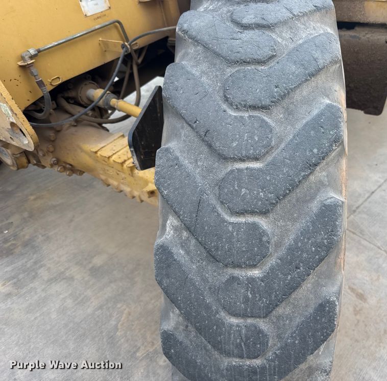 image for item ES5709 1997 Caterpillar TH63 telehandler