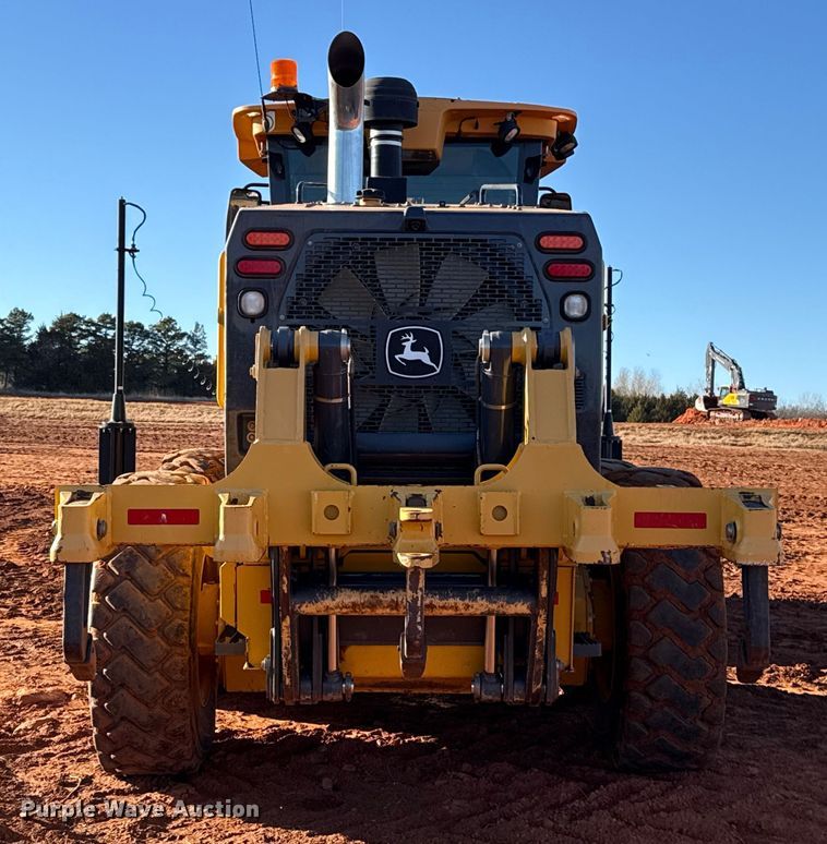 image for item ES5722 2019 John Deere 872GP motor grader