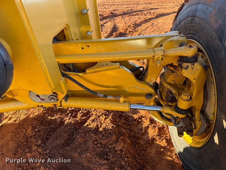 image for item ES5722 2019 John Deere 872GP motor grader