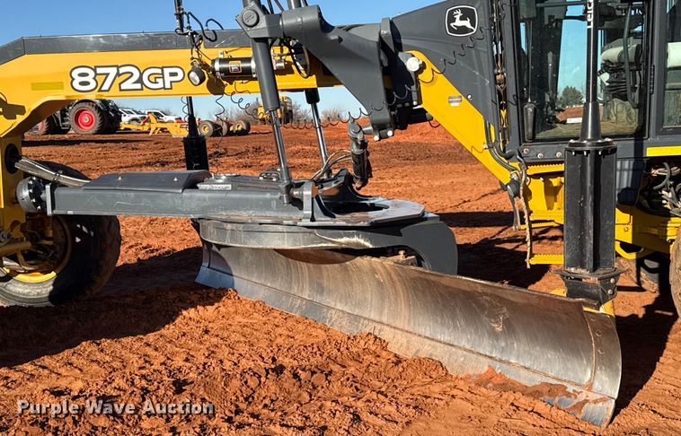 image for item ES5722 2019 John Deere 872GP motor grader