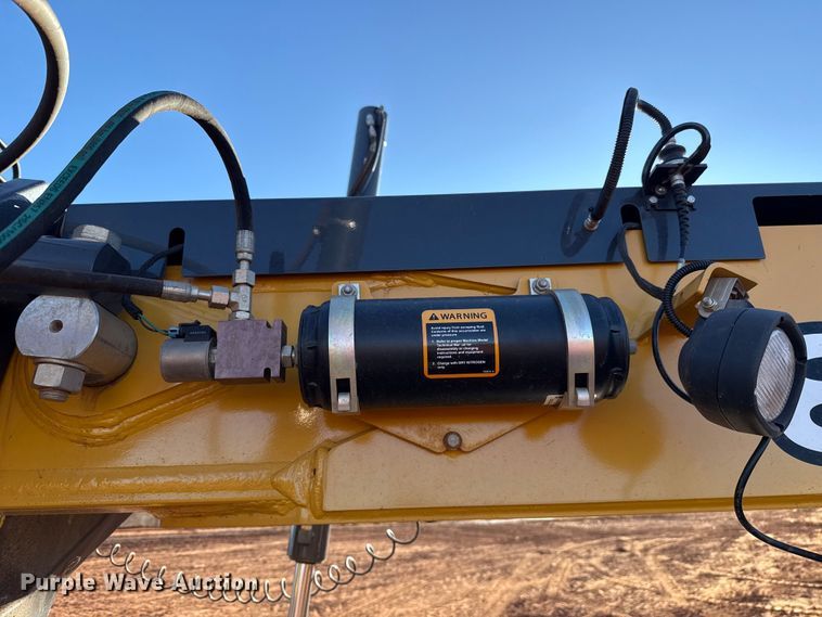 image for item ES5722 2019 John Deere 872GP motor grader