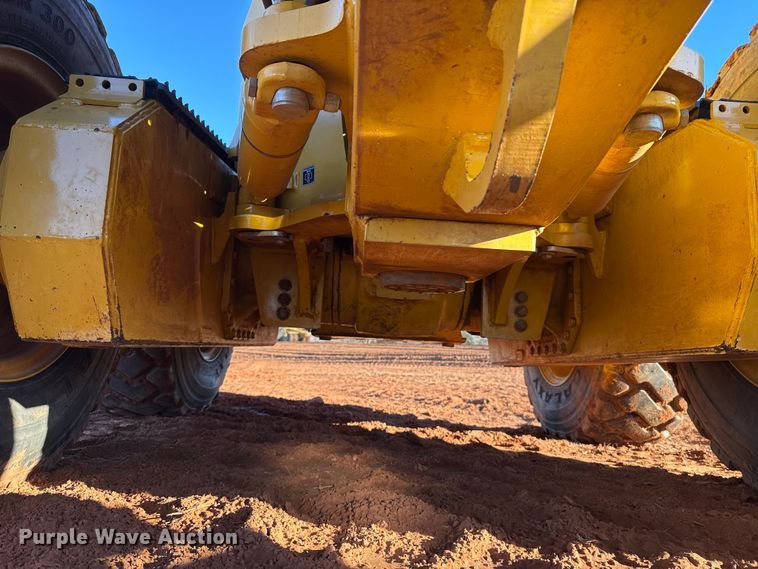 image for item ES5722 2019 John Deere 872GP motor grader