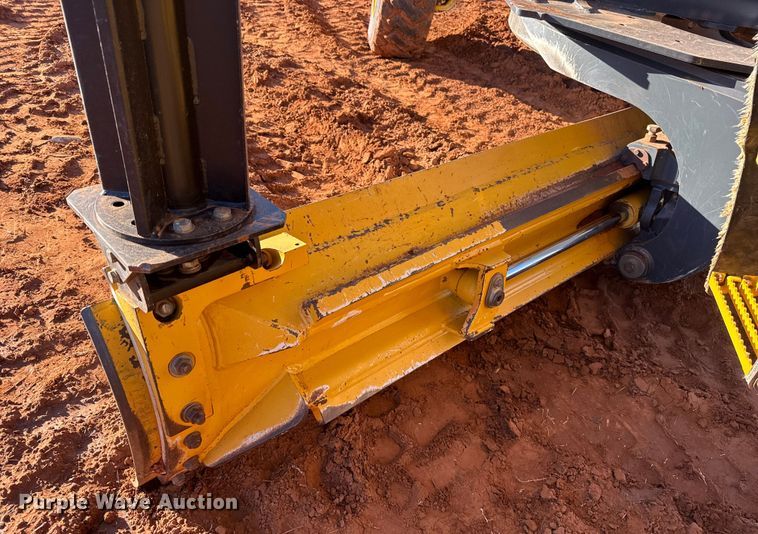 image for item ES5722 2019 John Deere 872GP motor grader