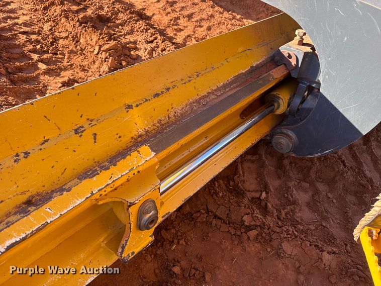 image for item ES5722 2019 John Deere 872GP motor grader