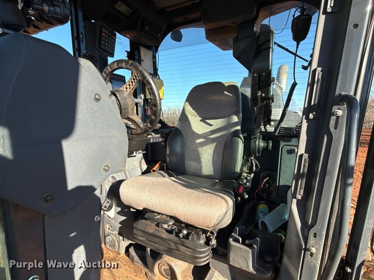 image for item ES5722 2019 John Deere 872GP motor grader