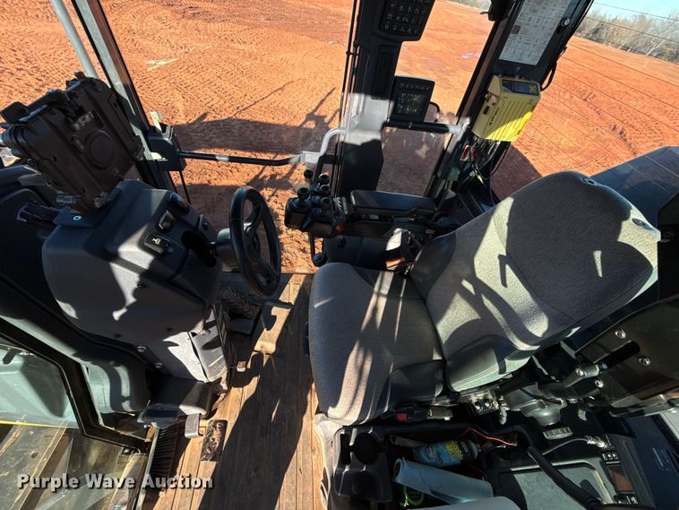 image for item ES5722 2019 John Deere 872GP motor grader