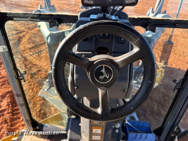 image for item ES5722 2019 John Deere 872GP motor grader