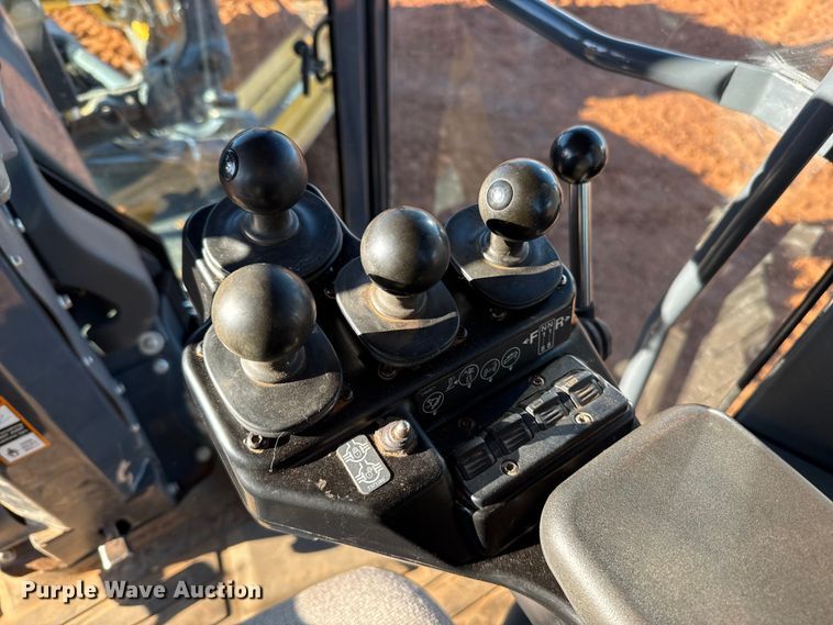 image for item ES5722 2019 John Deere 872GP motor grader