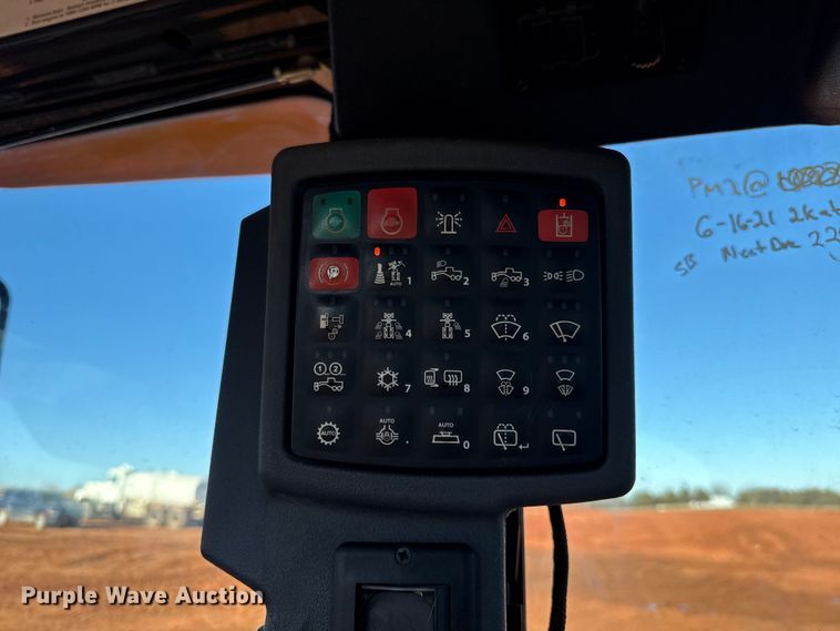 image for item ES5722 2019 John Deere 872GP motor grader