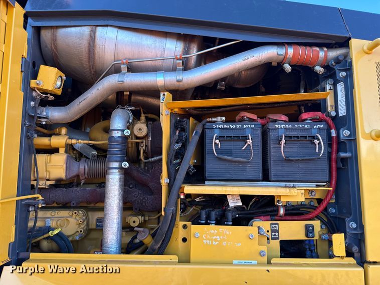 image for item ES5722 2019 John Deere 872GP motor grader