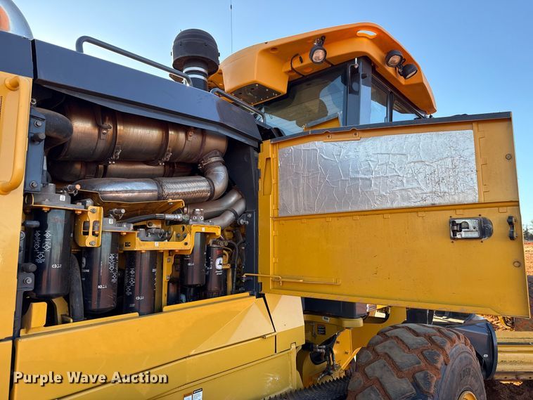 image for item ES5722 2019 John Deere 872GP motor grader