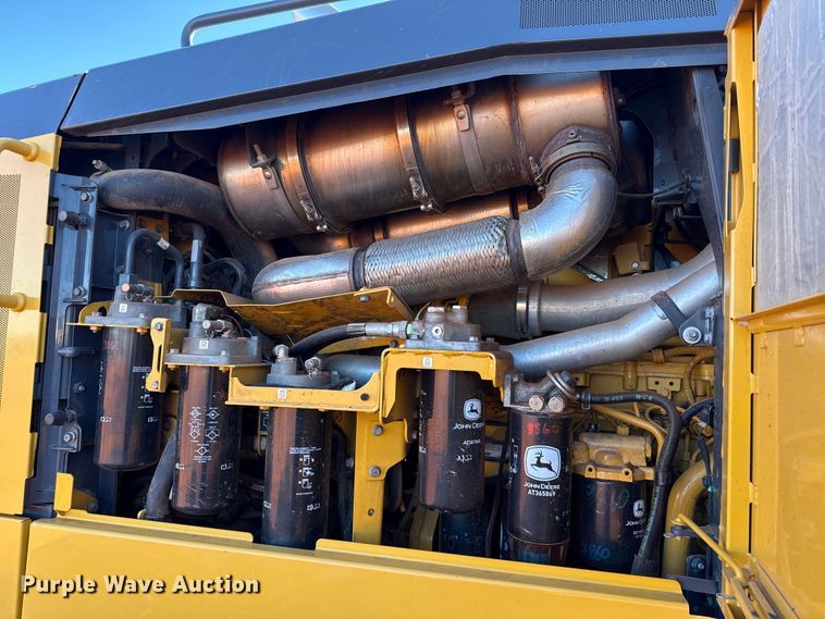 image for item ES5722 2019 John Deere 872GP motor grader