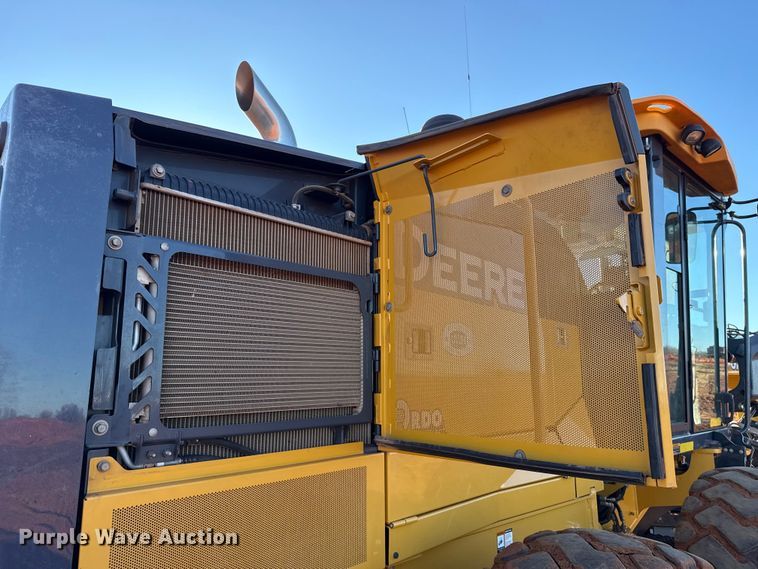 image for item ES5722 2019 John Deere 872GP motor grader