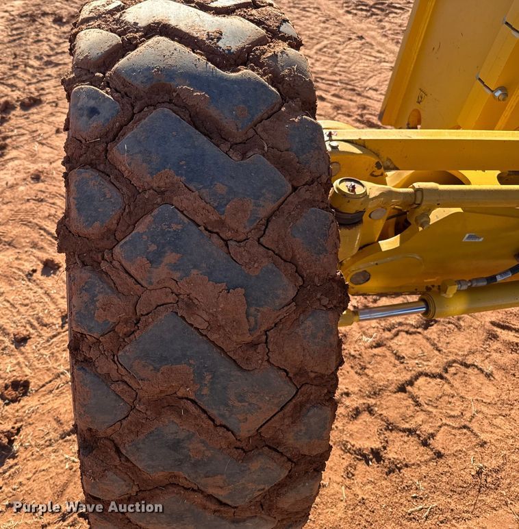 image for item ES5722 2019 John Deere 872GP motor grader