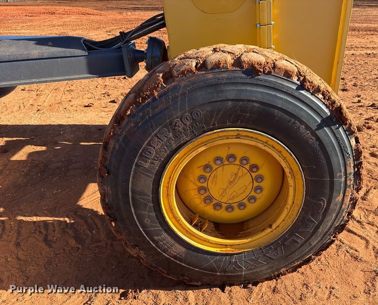 image for item ES5722 2019 John Deere 872GP motor grader