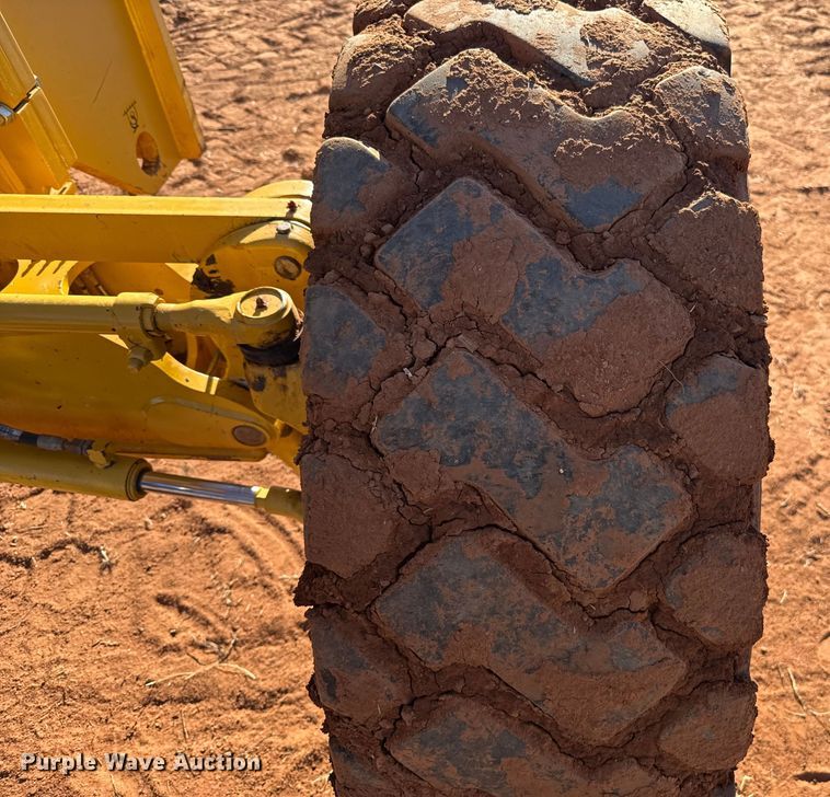 image for item ES5722 2019 John Deere 872GP motor grader