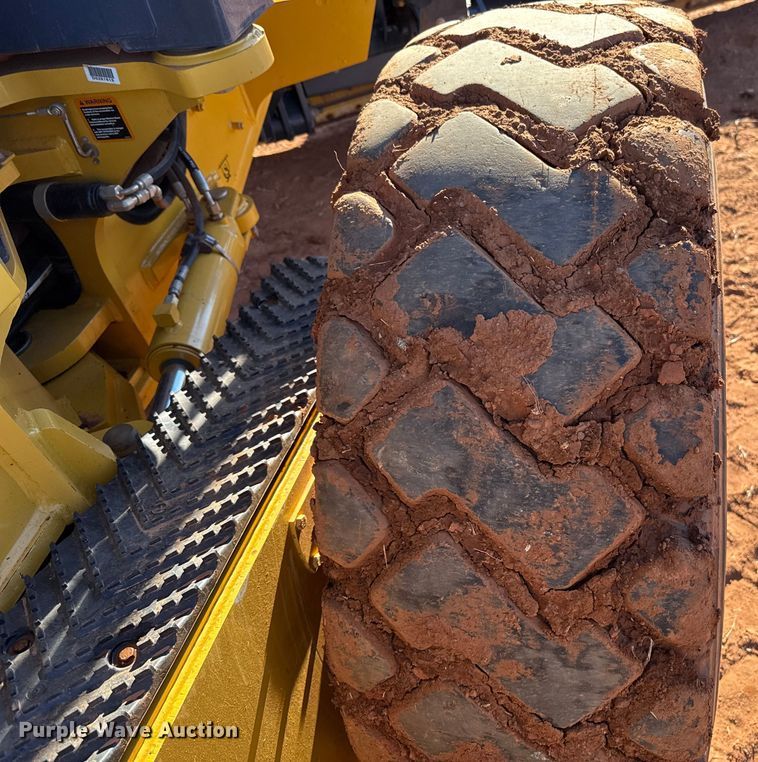 image for item ES5722 2019 John Deere 872GP motor grader